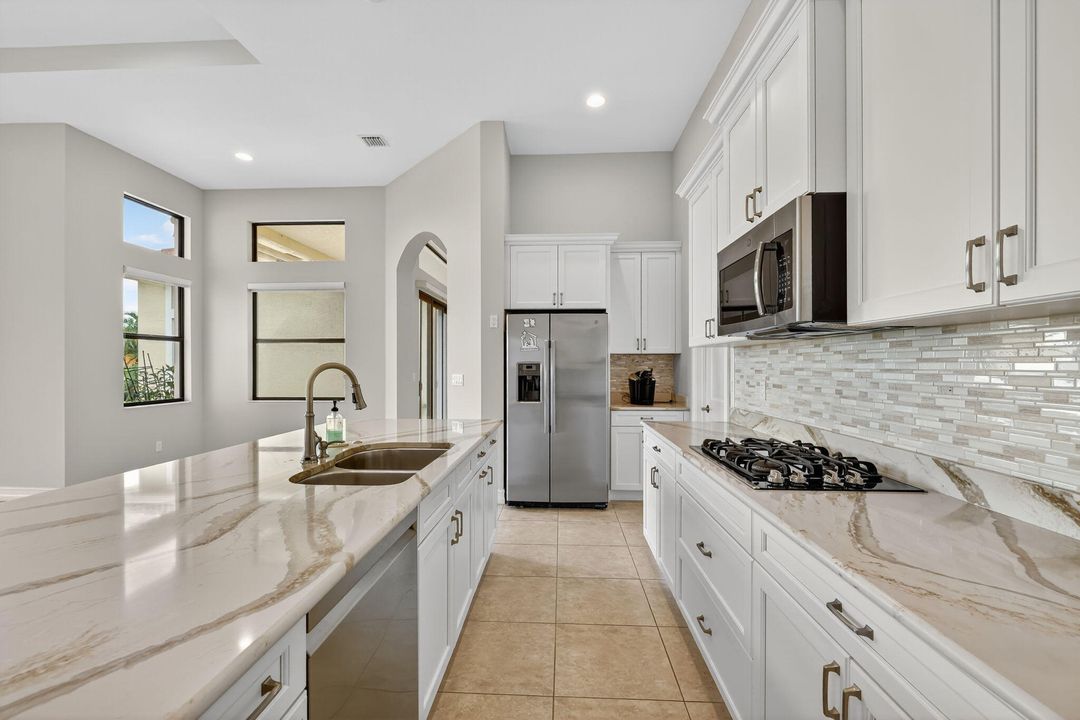 For Sale: $1,325,000 (4 beds, 4 baths, 3523 Square Feet)