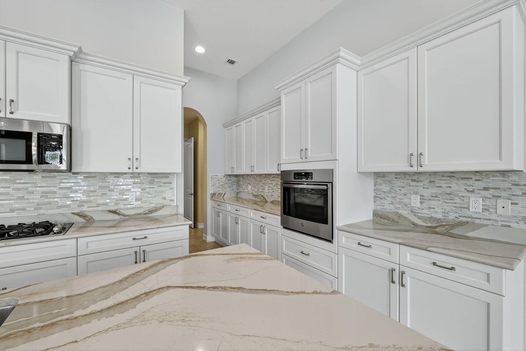 For Sale: $1,325,000 (4 beds, 4 baths, 3523 Square Feet)