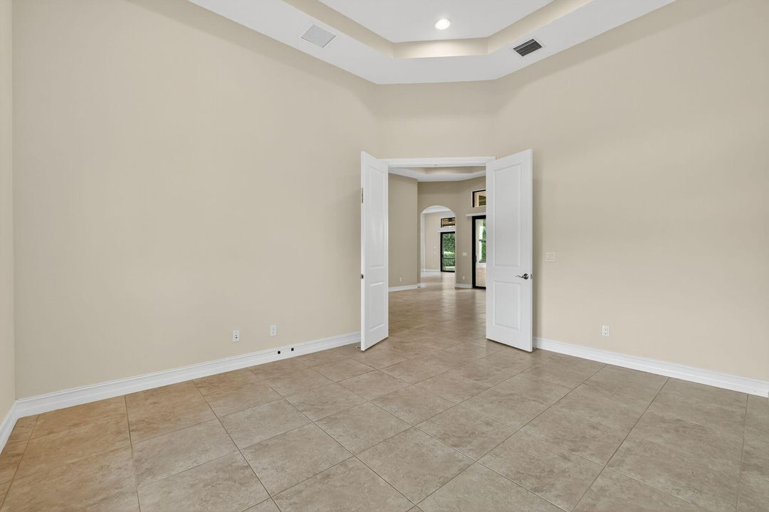 For Sale: $1,325,000 (4 beds, 4 baths, 3523 Square Feet)