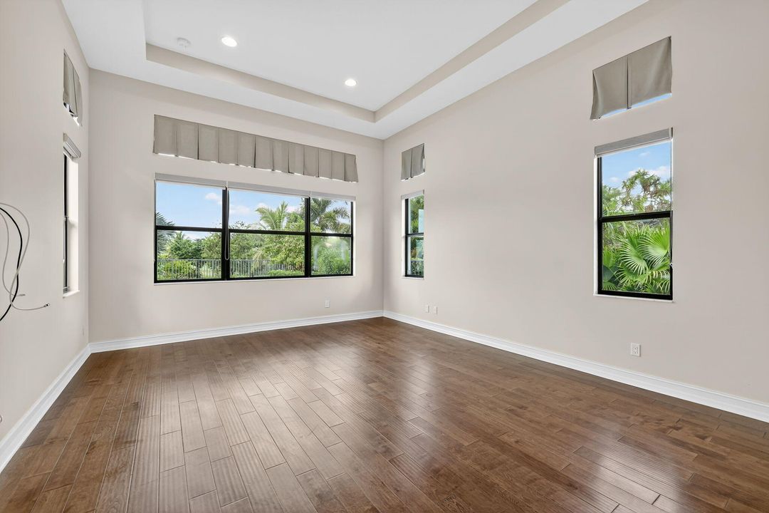 For Sale: $1,325,000 (4 beds, 4 baths, 3523 Square Feet)