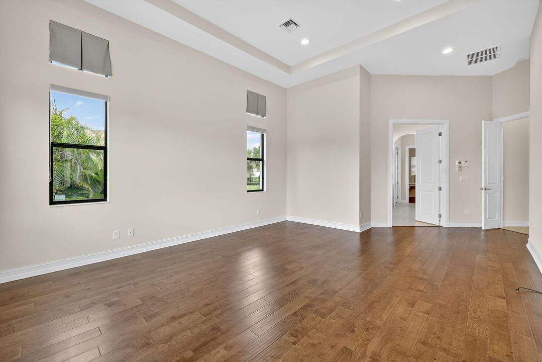 For Sale: $1,325,000 (4 beds, 4 baths, 3523 Square Feet)