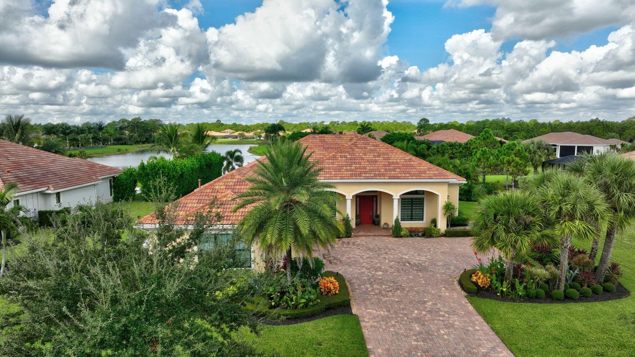 For Sale: $1,325,000 (4 beds, 4 baths, 3523 Square Feet)