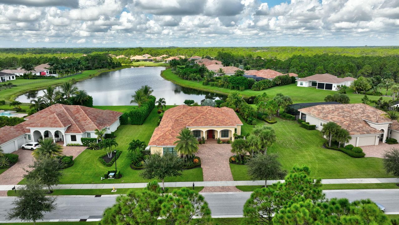 For Sale: $1,325,000 (4 beds, 4 baths, 3523 Square Feet)