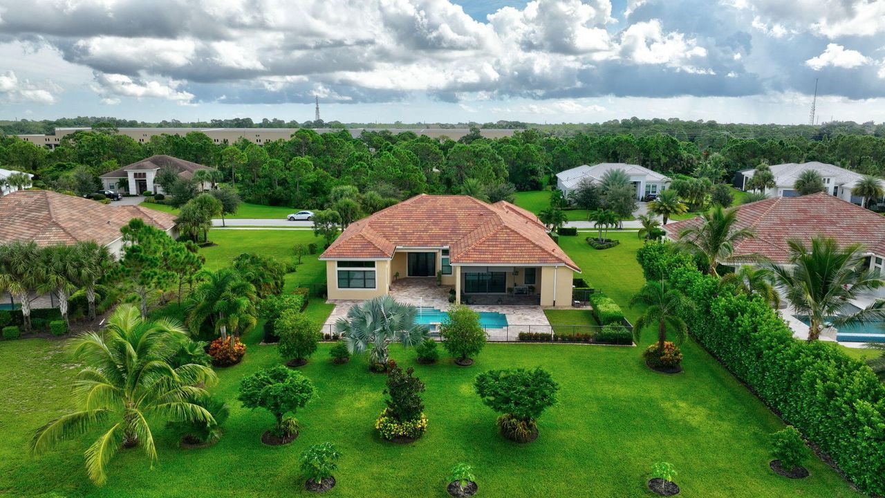 For Sale: $1,325,000 (4 beds, 4 baths, 3523 Square Feet)