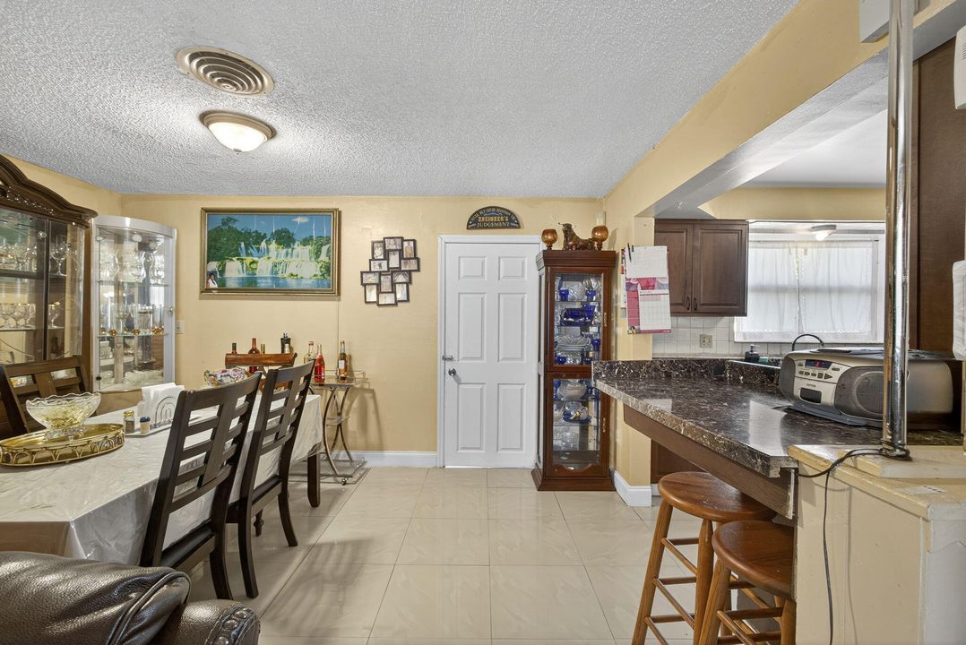 Activo con contrato: $530,000 (4 camas, 2 baños, 1835 Pies cuadrados)