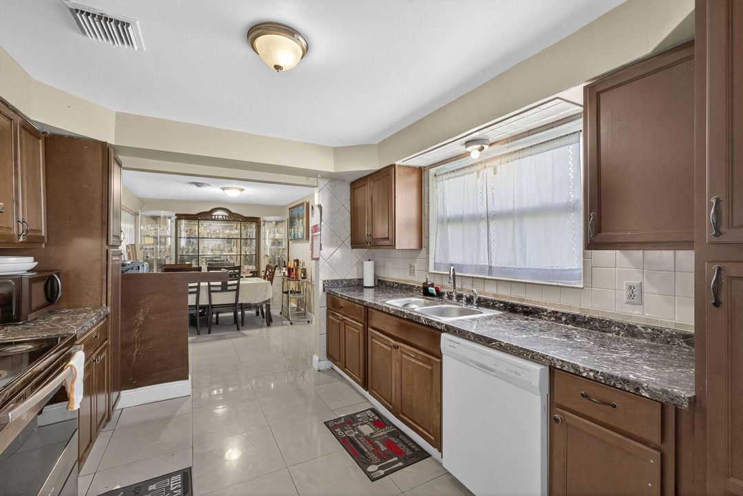 Activo con contrato: $530,000 (4 camas, 2 baños, 1835 Pies cuadrados)