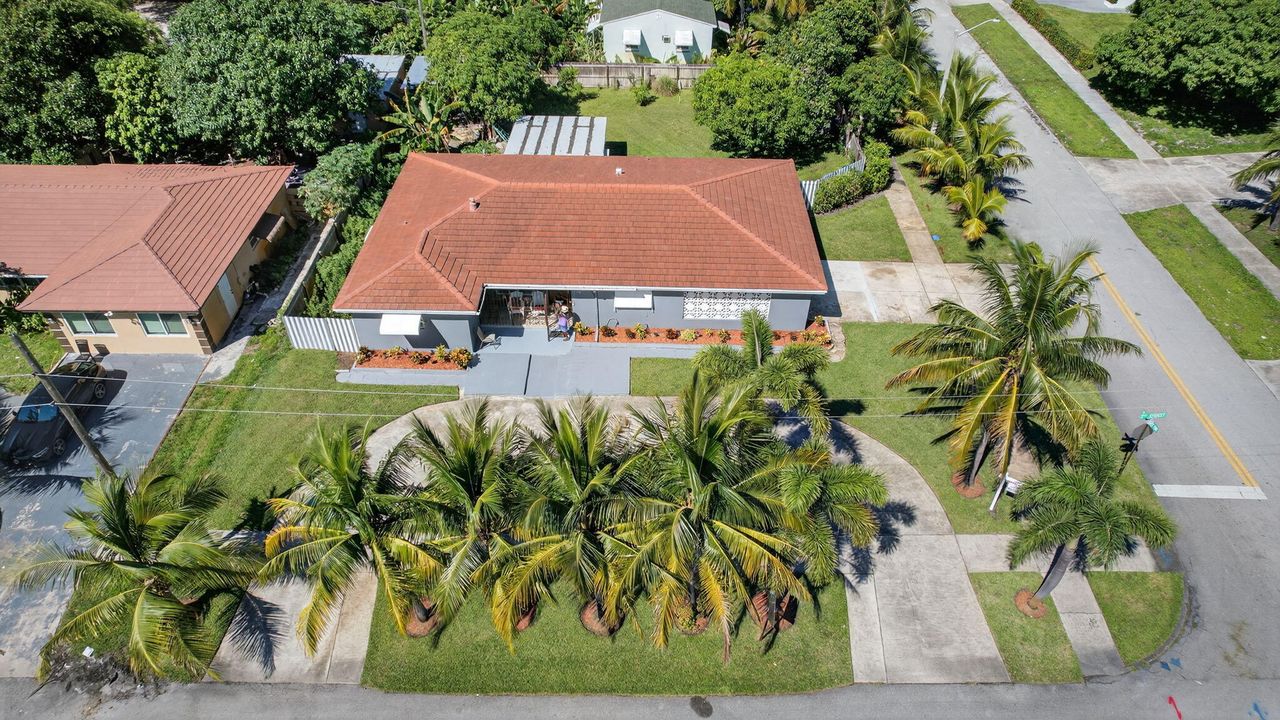 Activo con contrato: $530,000 (4 camas, 2 baños, 1835 Pies cuadrados)