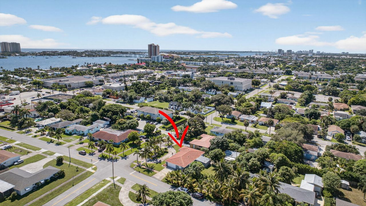 Activo con contrato: $530,000 (4 camas, 2 baños, 1835 Pies cuadrados)