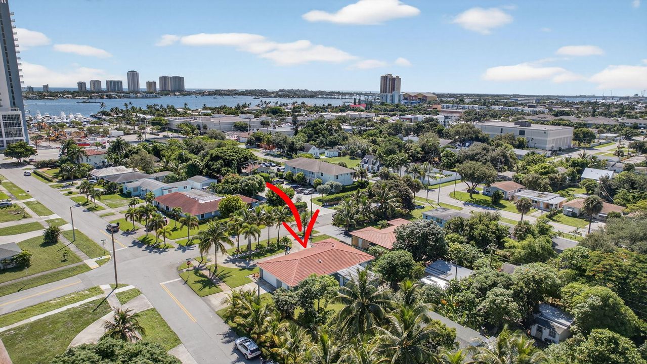 Activo con contrato: $530,000 (4 camas, 2 baños, 1835 Pies cuadrados)