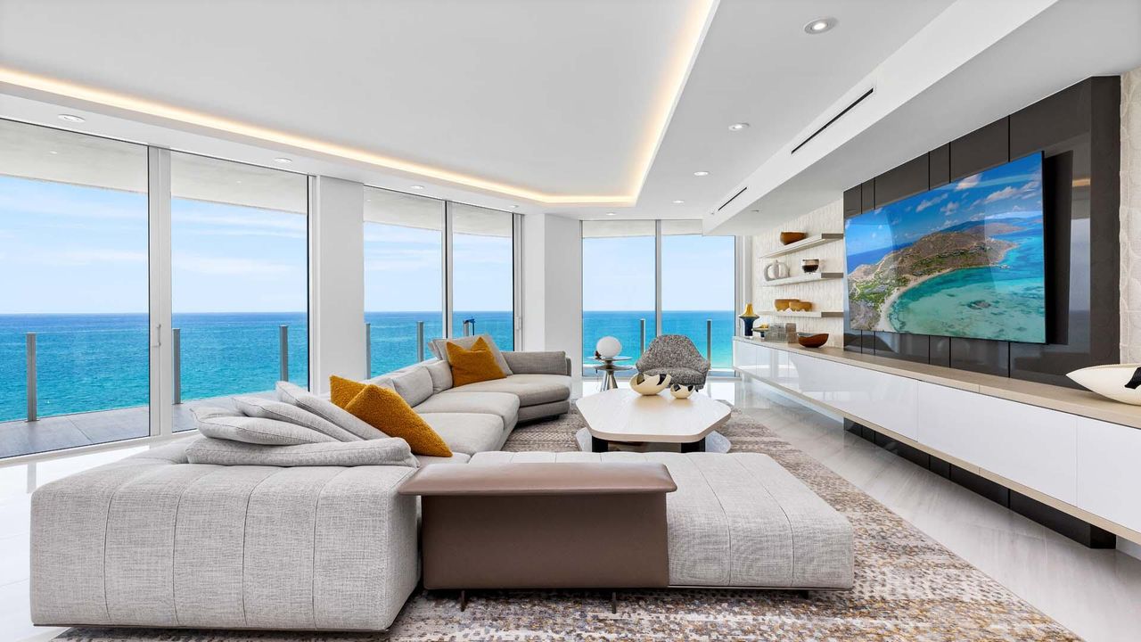 For Sale: $5,575,000 (2 beds, 2 baths, 2031 Square Feet)