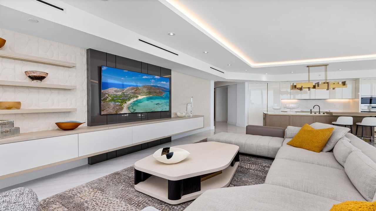 For Sale: $5,575,000 (2 beds, 2 baths, 2031 Square Feet)