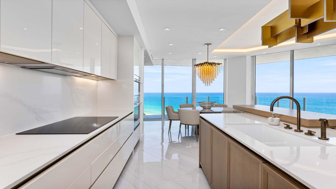 For Sale: $5,575,000 (2 beds, 2 baths, 2031 Square Feet)