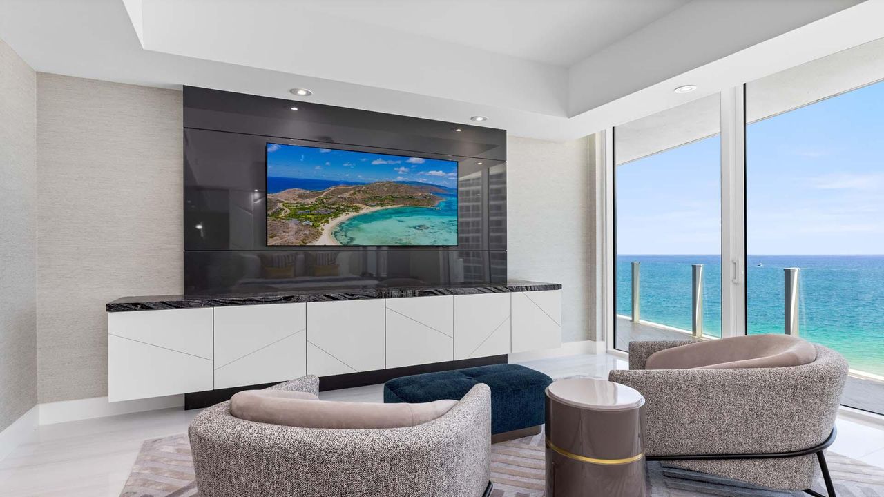 For Sale: $5,575,000 (2 beds, 2 baths, 2031 Square Feet)