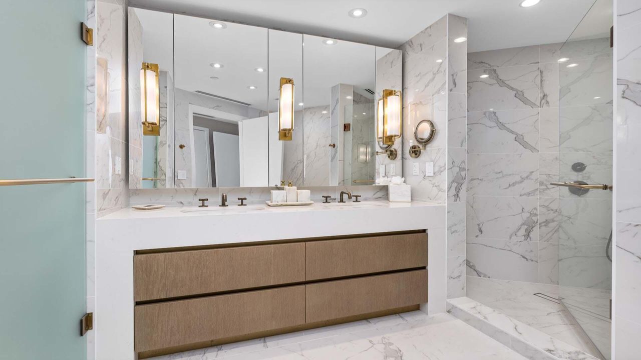 For Sale: $5,575,000 (2 beds, 2 baths, 2031 Square Feet)