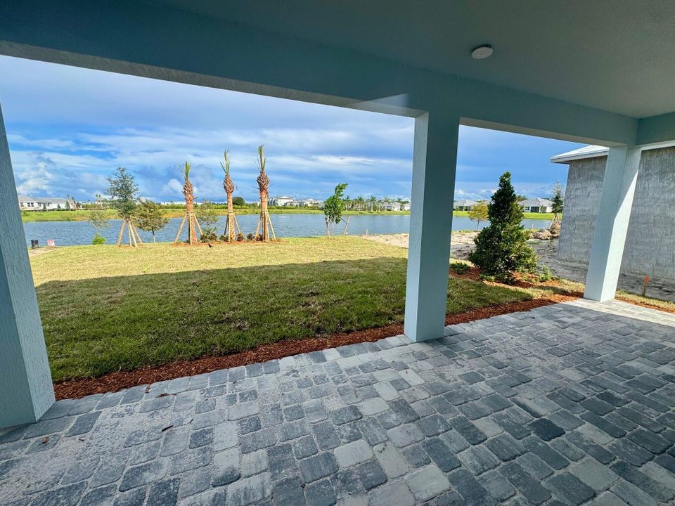 For Sale: $584,510 (2 beds, 2 baths, 1707 Square Feet)