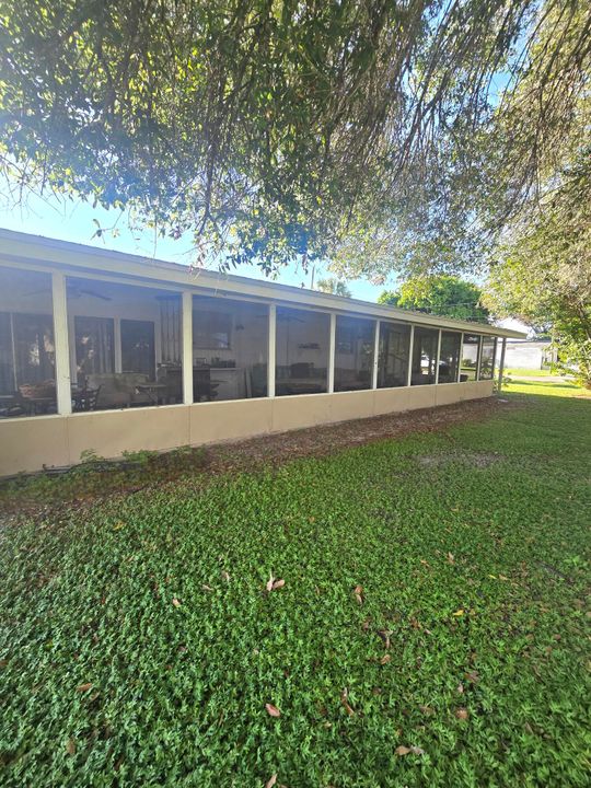 For Sale: $189,000 (3 beds, 2 baths, 960 Square Feet)