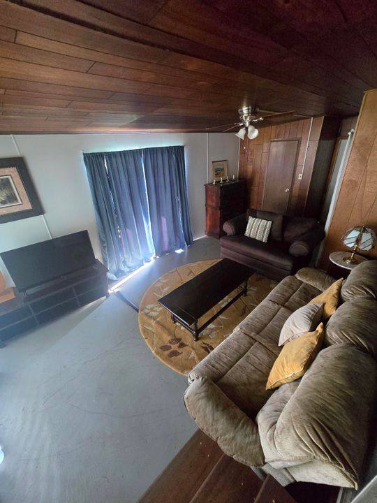 For Sale: $189,000 (3 beds, 2 baths, 960 Square Feet)