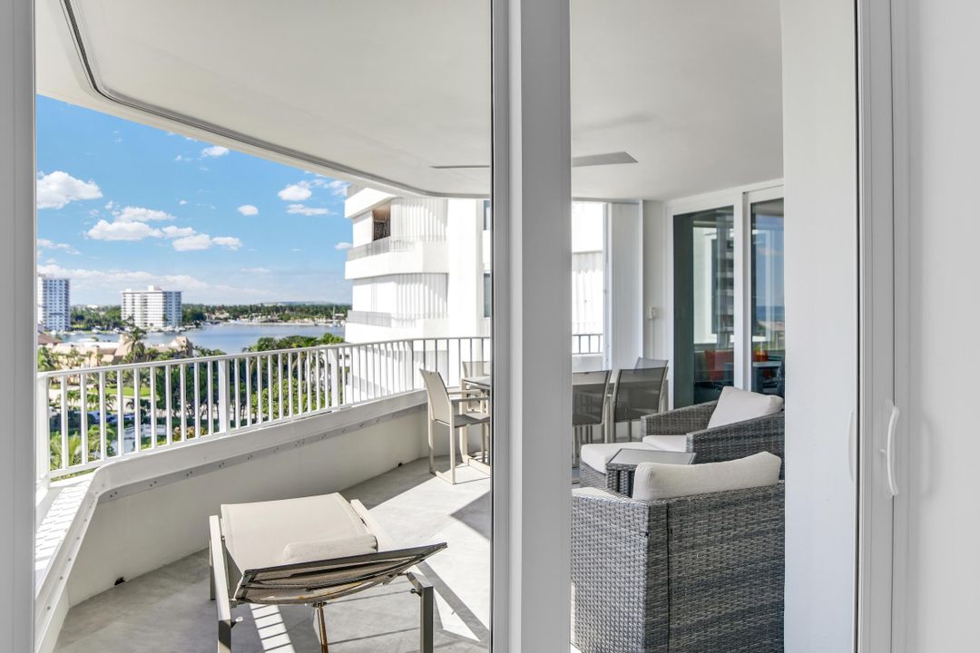 Active With Contract: $1,549,000 (2 beds, 2 baths, 1446 Square Feet)