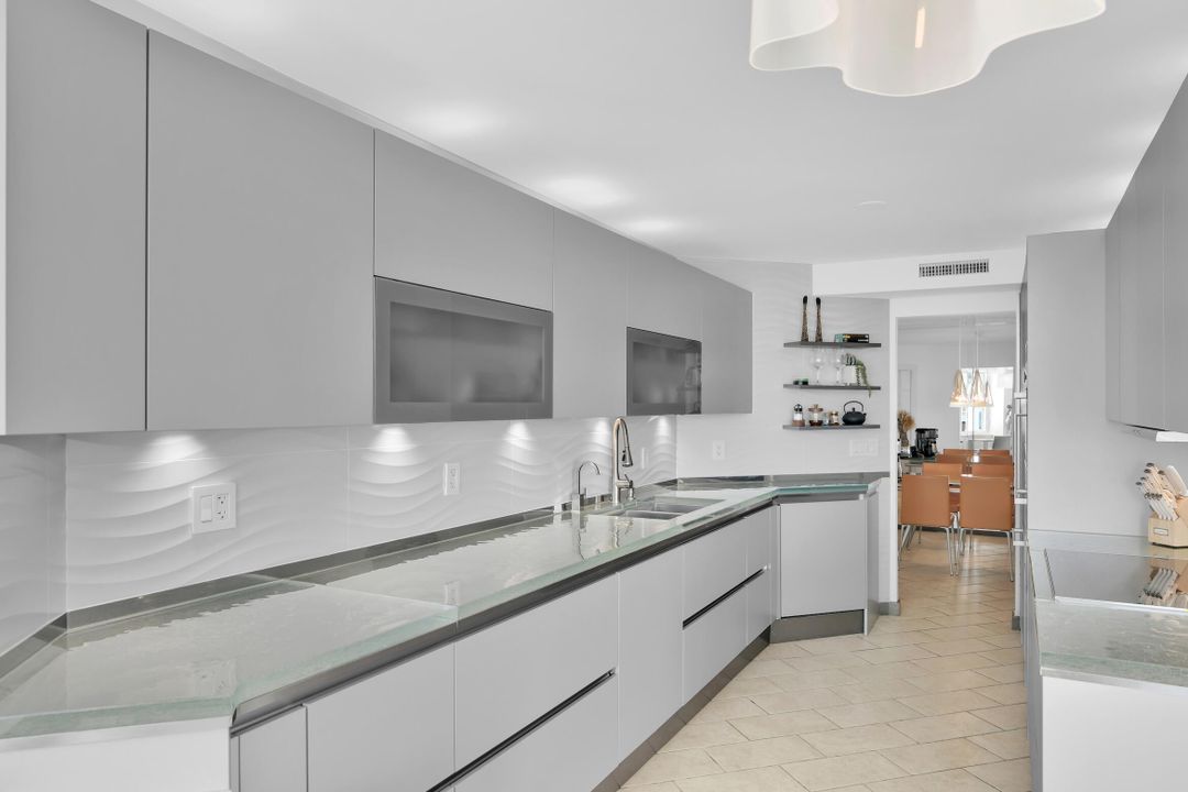 Active With Contract: $1,549,000 (2 beds, 2 baths, 1446 Square Feet)