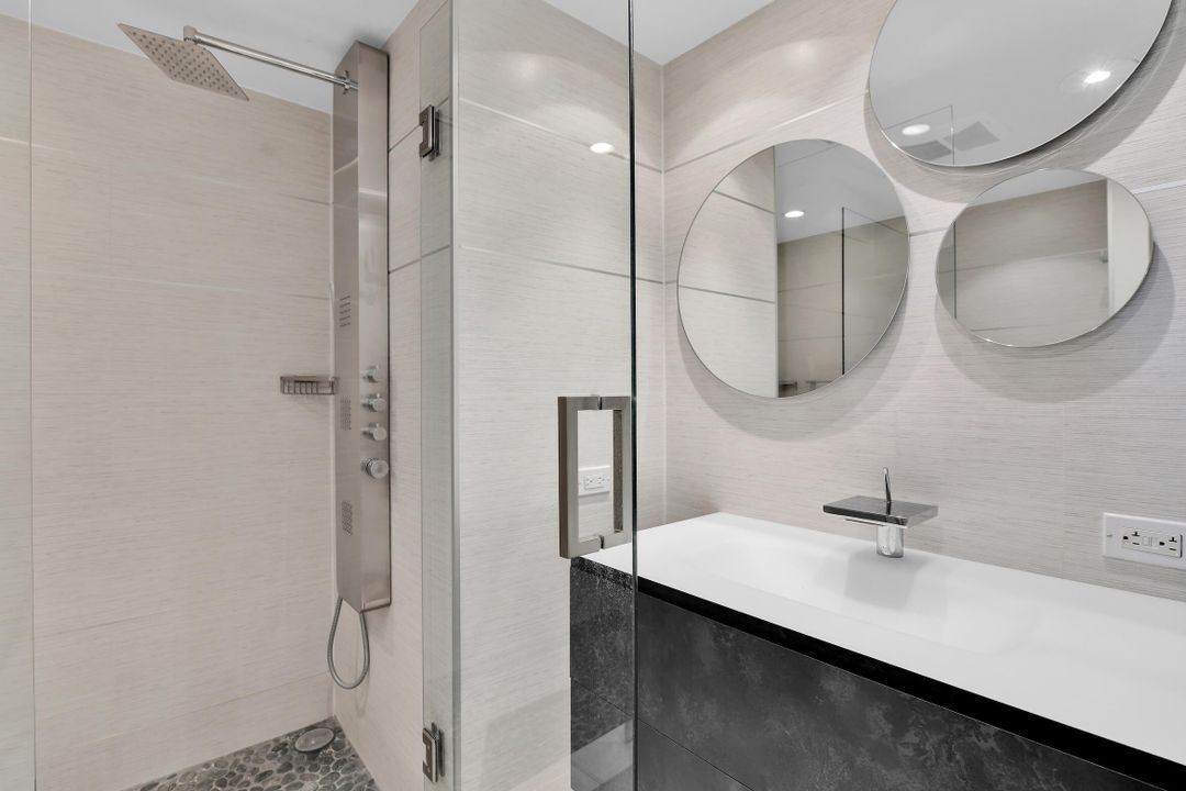 Active With Contract: $1,549,000 (2 beds, 2 baths, 1446 Square Feet)