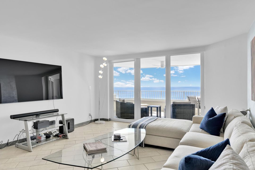 Active With Contract: $1,549,000 (2 beds, 2 baths, 1446 Square Feet)