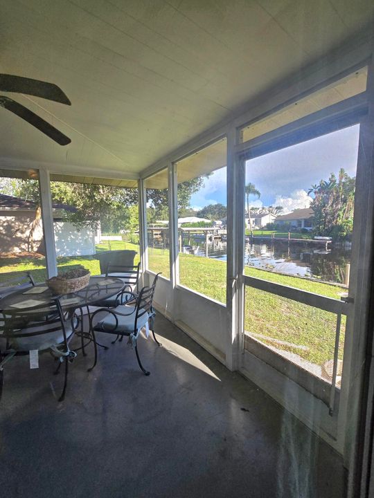 For Sale: $189,000 (3 beds, 2 baths, 960 Square Feet)