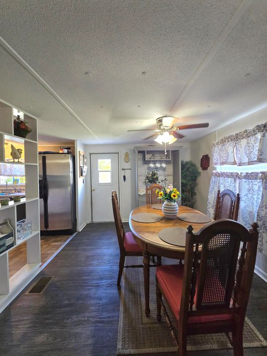 For Sale: $189,000 (3 beds, 2 baths, 960 Square Feet)