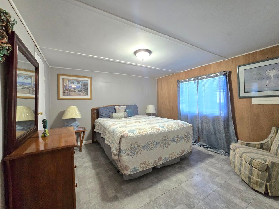 For Sale: $189,000 (3 beds, 2 baths, 960 Square Feet)