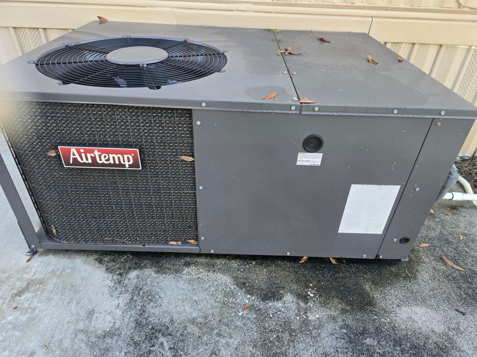 For Sale: $189,000 (3 beds, 2 baths, 960 Square Feet)