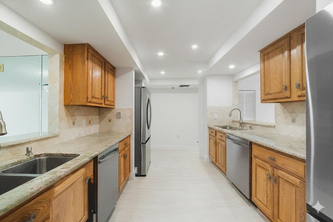 For Sale: $354,900 (2 beds, 2 baths, 1422 Square Feet)