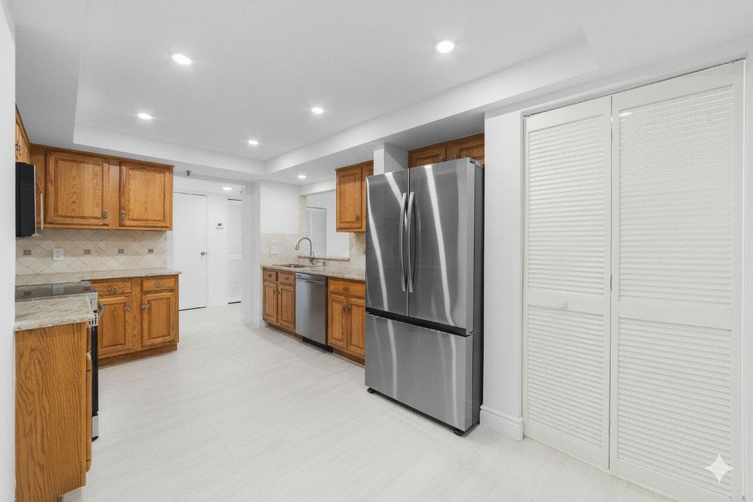 For Sale: $354,900 (2 beds, 2 baths, 1422 Square Feet)