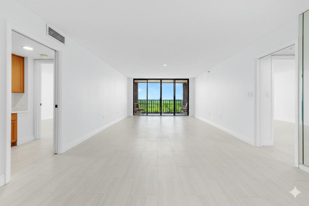 For Sale: $354,900 (2 beds, 2 baths, 1422 Square Feet)