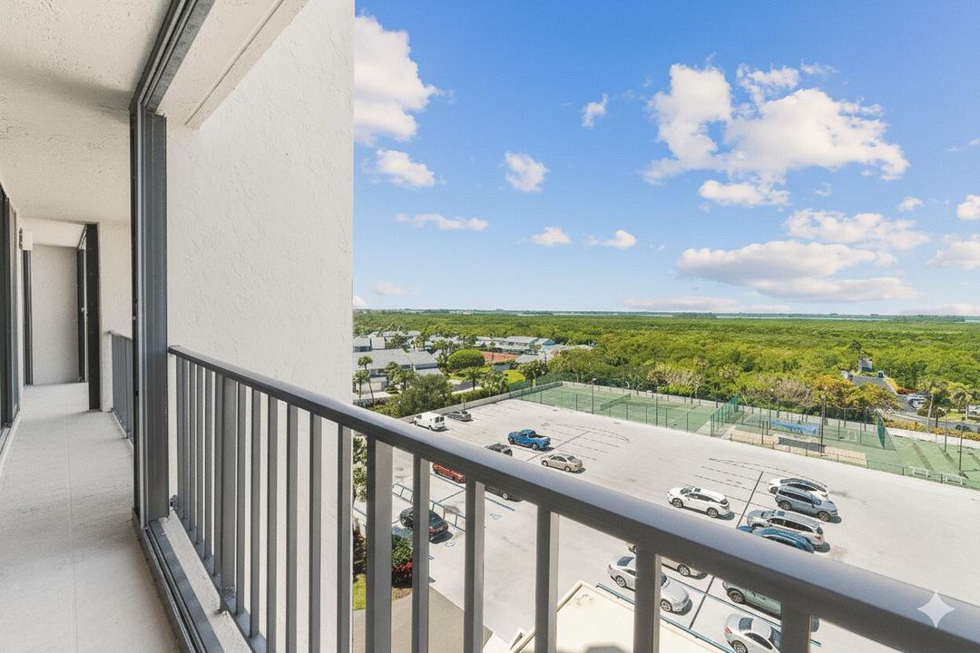 For Sale: $354,900 (2 beds, 2 baths, 1422 Square Feet)