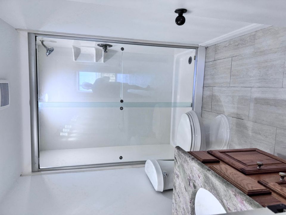 For Sale: $354,900 (2 beds, 2 baths, 1422 Square Feet)