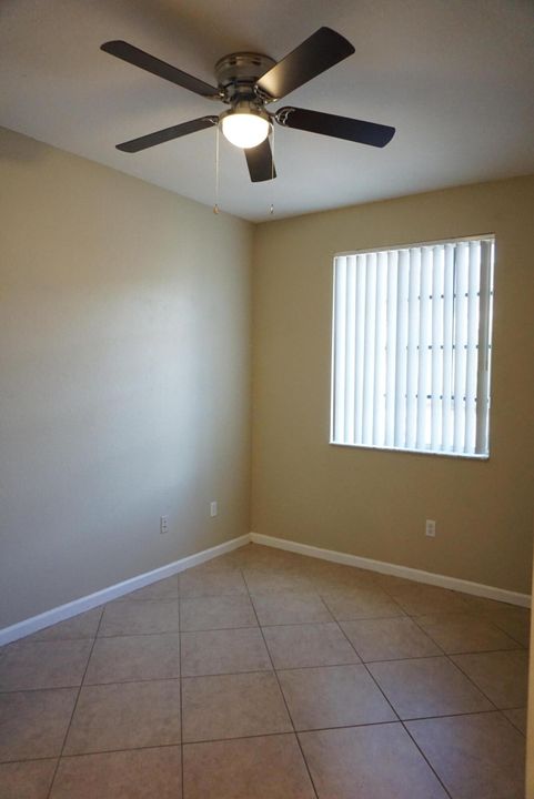 Active With Contract: $2,100 (3 beds, 3 baths, 1394 Square Feet)