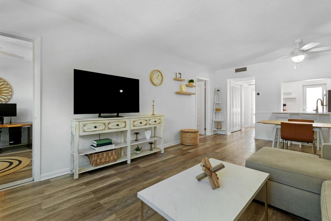 На продажу: $239,000 (1 спален, 1 ванн, 715 Квадратных фут)