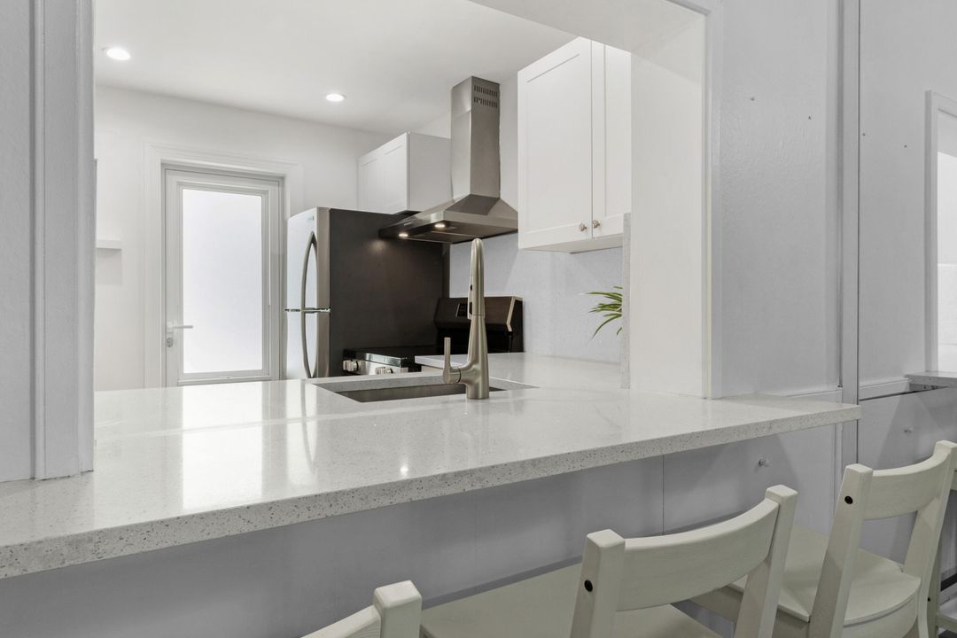 На продажу: $239,000 (1 спален, 1 ванн, 715 Квадратных фут)