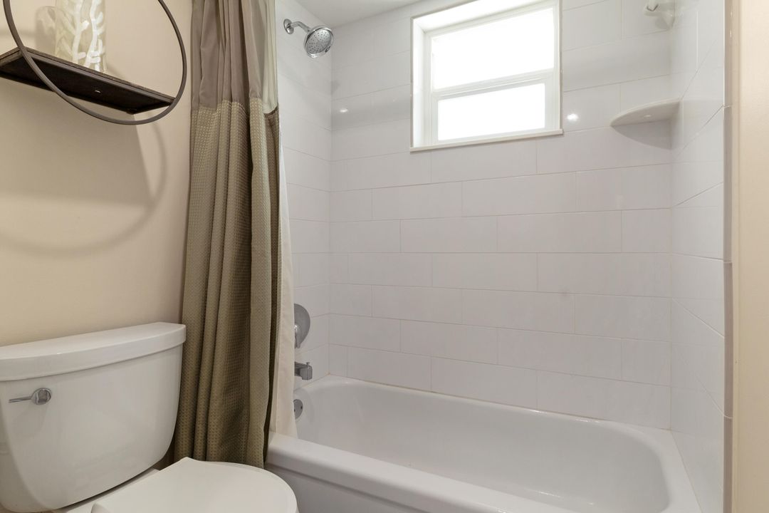 На продажу: $239,000 (1 спален, 1 ванн, 715 Квадратных фут)