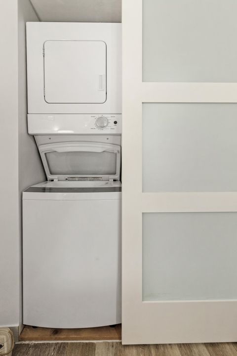 На продажу: $239,000 (1 спален, 1 ванн, 715 Квадратных фут)