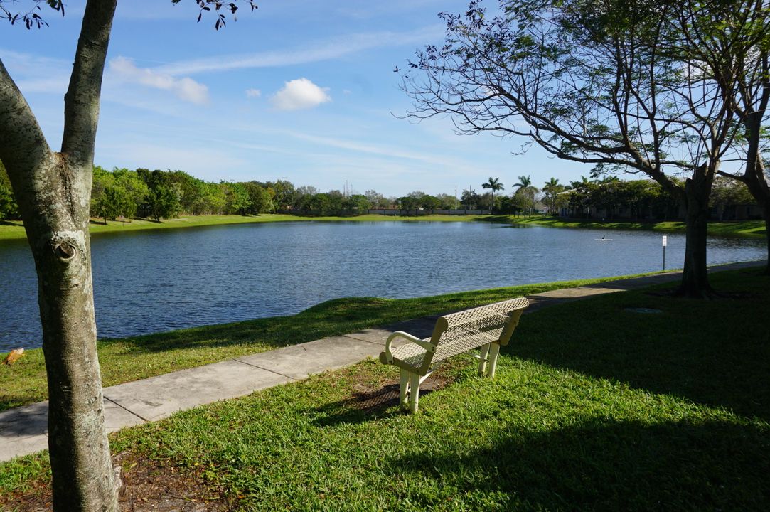 Active With Contract: $2,100 (3 beds, 3 baths, 1394 Square Feet)