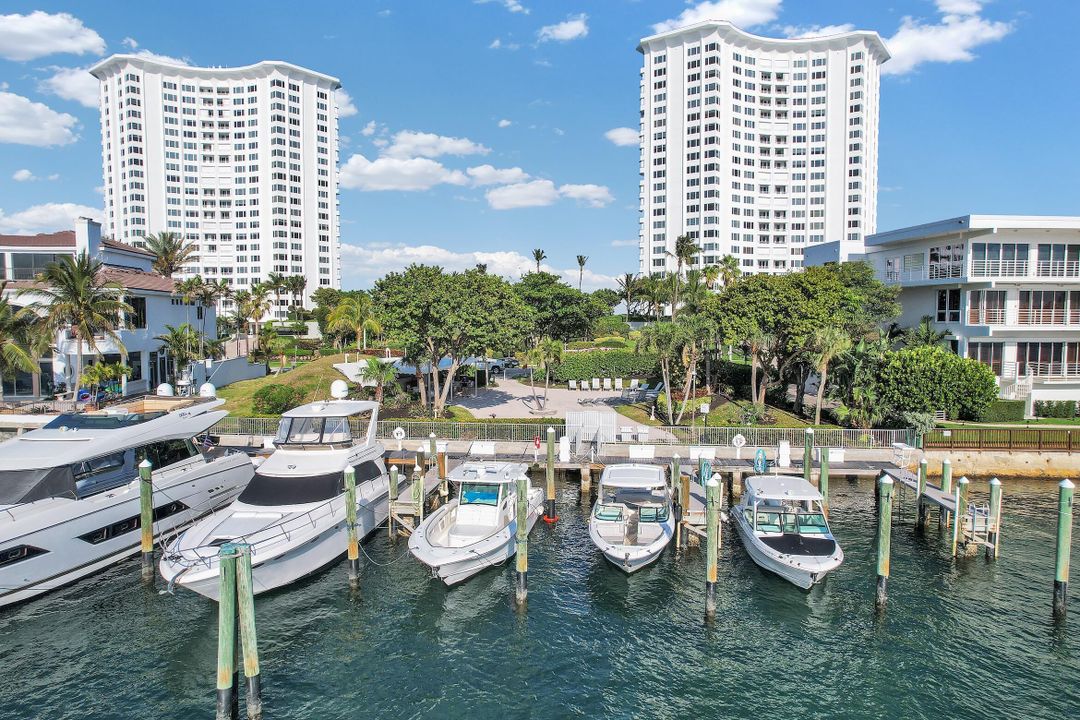 Active With Contract: $1,549,000 (2 beds, 2 baths, 1446 Square Feet)