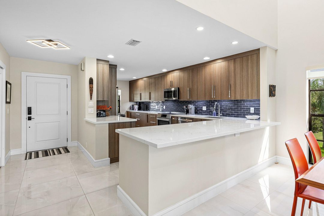 Active With Contract: $338,900 (3 beds, 2 baths, 1809 Square Feet)