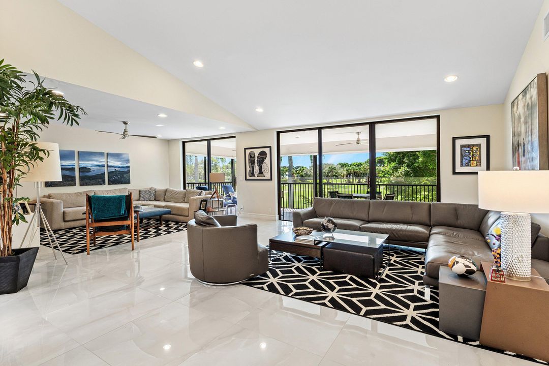 Active With Contract: $338,900 (3 beds, 2 baths, 1809 Square Feet)