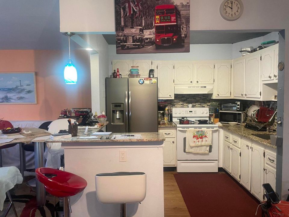 Recently Sold: $80,000 (1 beds, 1 baths, 720 Square Feet)