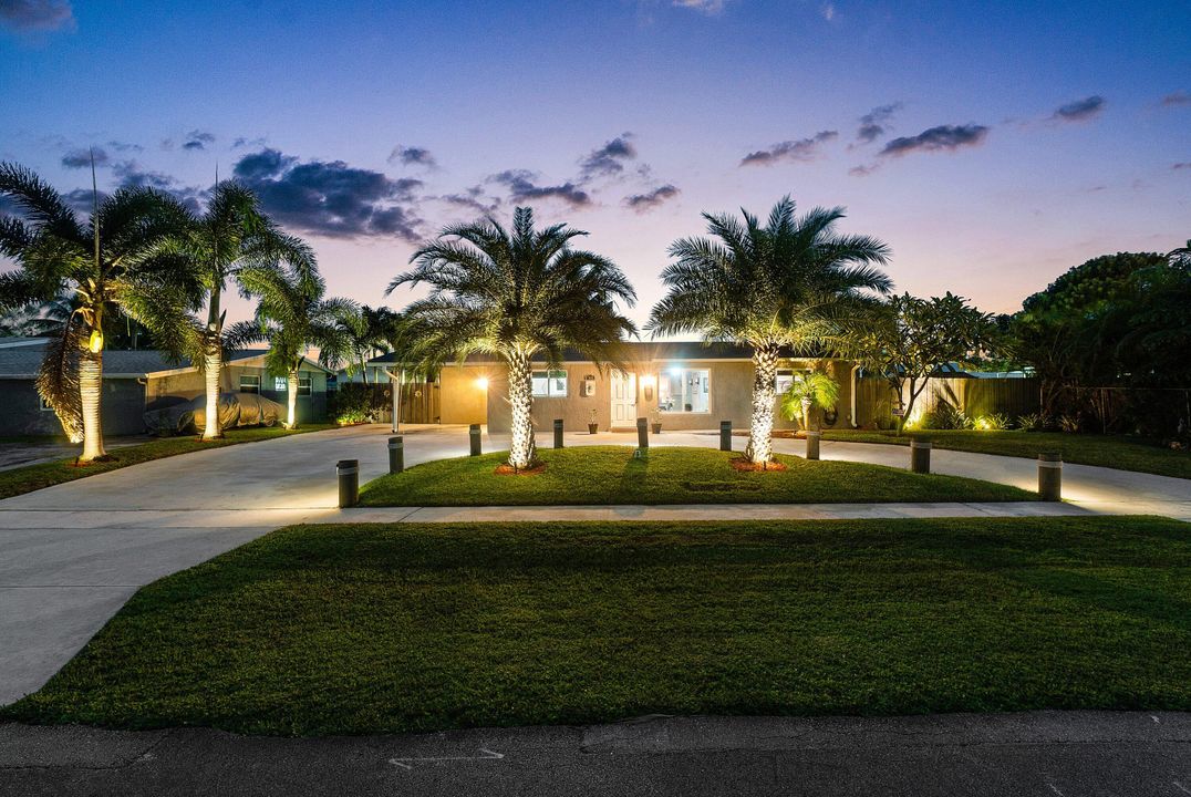 Recently Sold: $525,000 (4 beds, 2 baths, 1456 Square Feet)