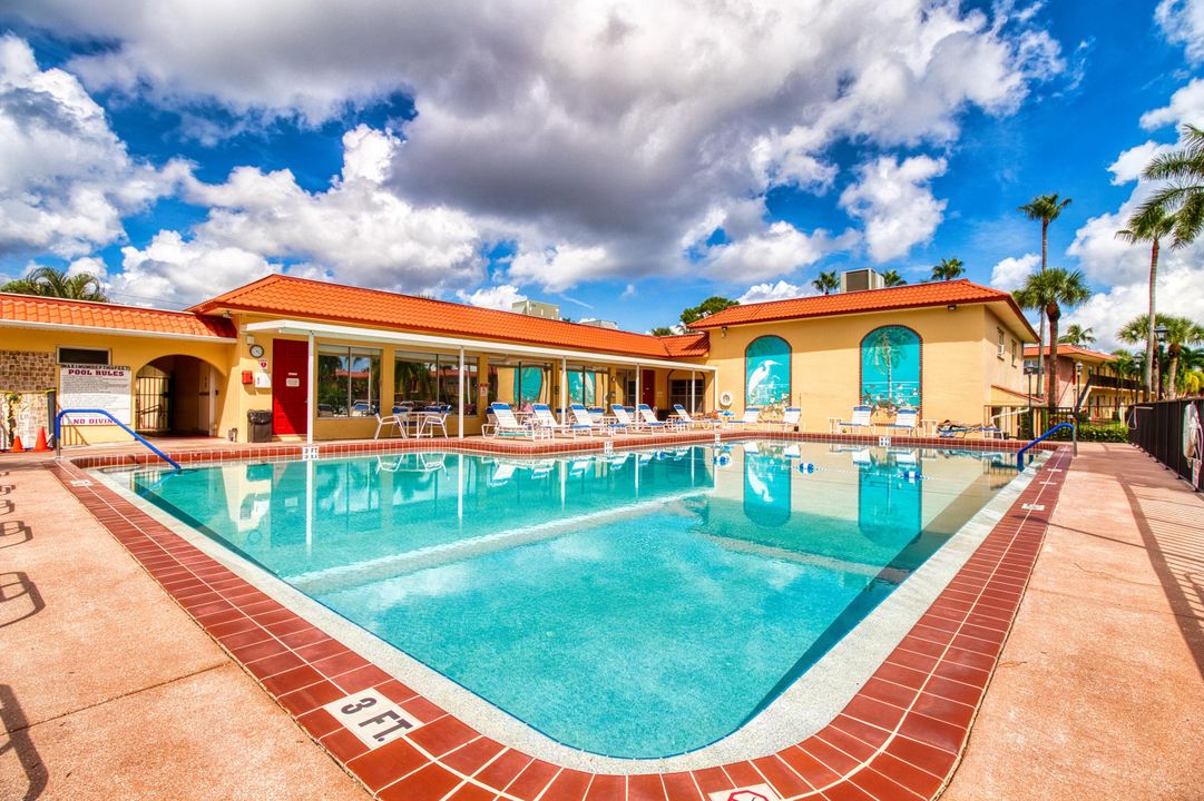 For Sale: $105,000 (2 beds, 2 baths, 894 Square Feet)