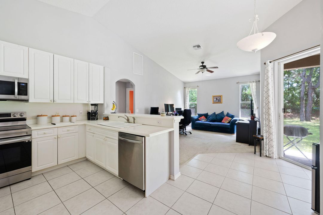 Activo con contrato: $344,000 (3 camas, 2 baños, 1781 Pies cuadrados)