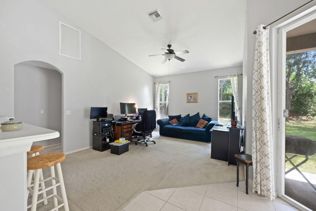 Activo con contrato: $344,000 (3 camas, 2 baños, 1781 Pies cuadrados)