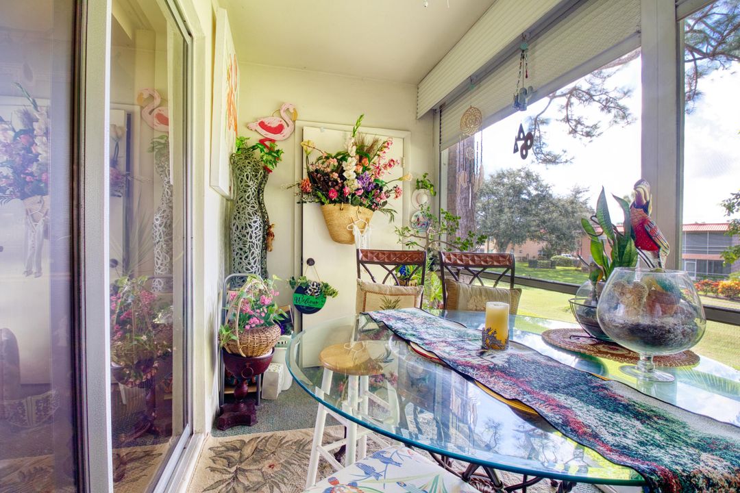 For Sale: $105,000 (2 beds, 2 baths, 894 Square Feet)