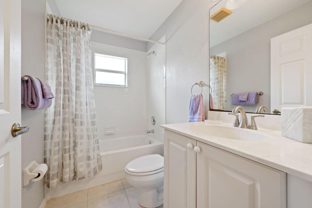 Activo con contrato: $344,000 (3 camas, 2 baños, 1781 Pies cuadrados)